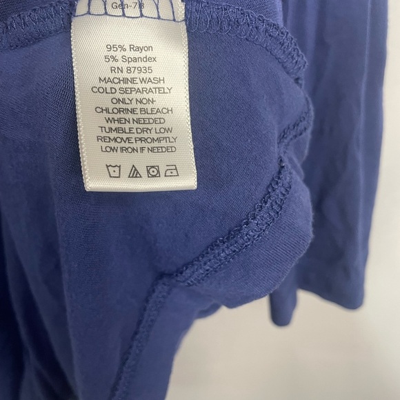 LOGO size small blue 3/4 length top. So cute with pockets! - Picture 4 of 4